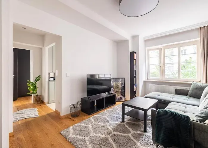 Apartment Near Metro 16 & Netflix - Kingsize Bed